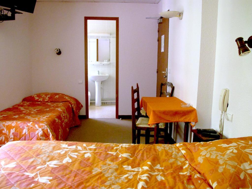 Hotel Restaurant - Acacias Bellevue 2*